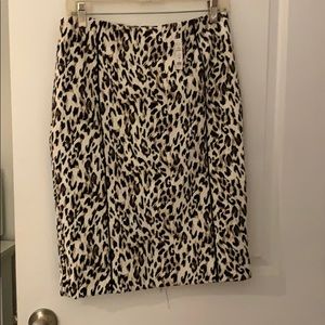 NWT! White House Black Market Leopard Skirt Sz. 8